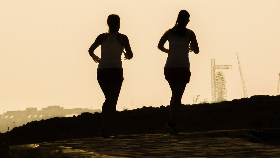 Chce przebiec sto maratonów w… sto dni. Ma ważny powód