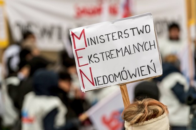 Nauczyciele okupują małopolskie kuratorium. Chcą podwyżek
