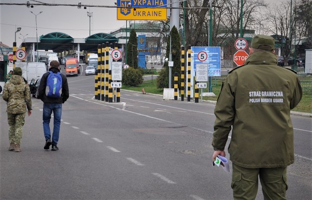 Idąc wspak chciał zmylić straż graniczną. Ukrainiec zatrzymany na zielonej granicy