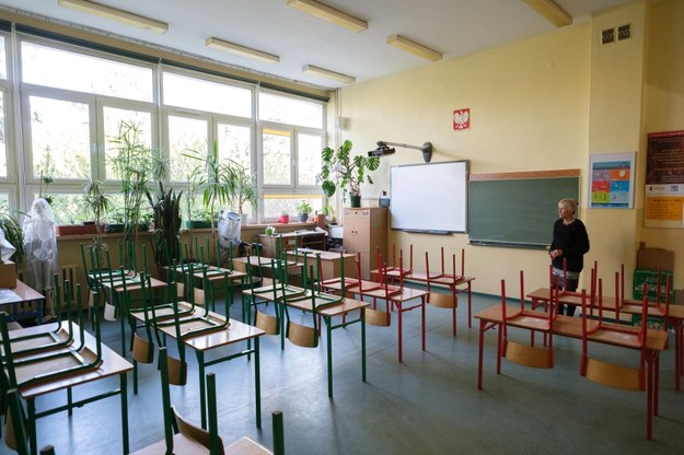 Małopolska kurator grozi dyrektorom szkół i urzędowi miasta Krakowa