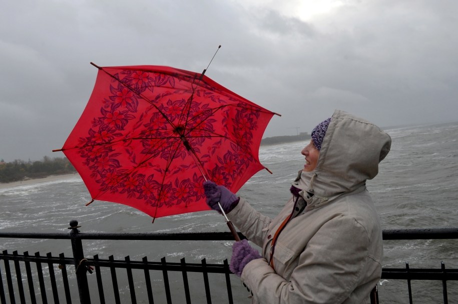 2 rannych w wichurach. Są alerty dla 9 regionów