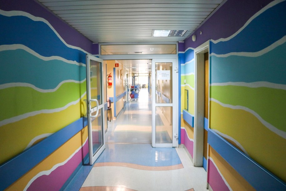 Onet: 8-latek wypadł z okna ośrodka pomocy w Rudzie Śląskiej