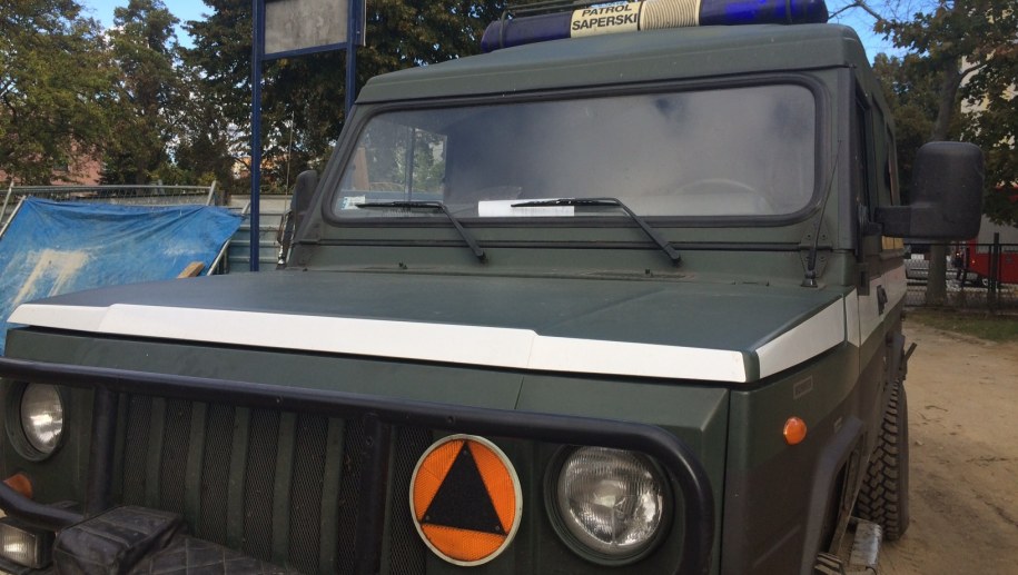 Ewakuacja szkoły w Żorach. Przy budynku znaleziono niewybuch