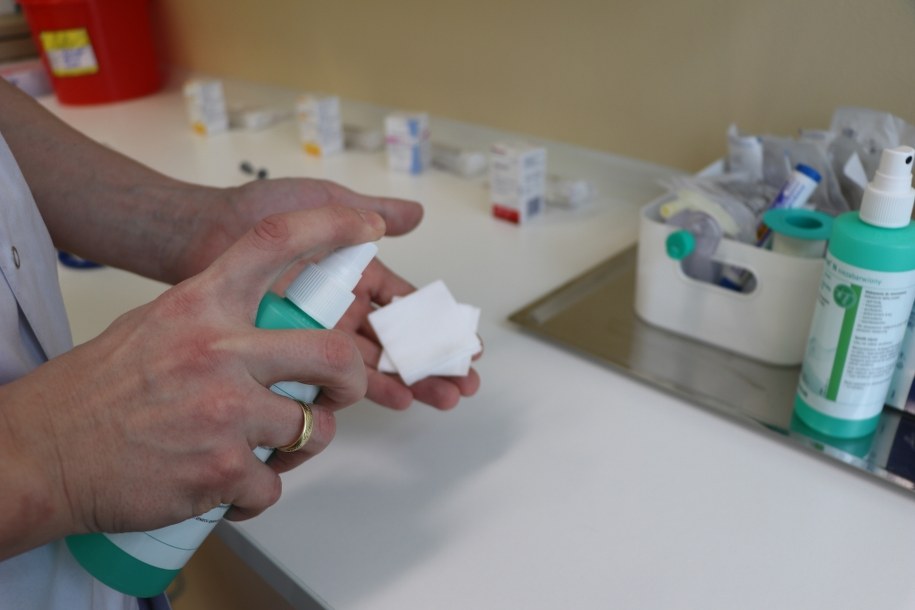 Objawy hospitalizowanej w Łodzi kobiety nie wskazują na zakażenie koronawirusem