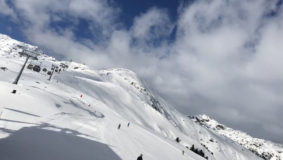 Włochy: 11-letnia Polka w stanie krytycznym po wypadku na nartach