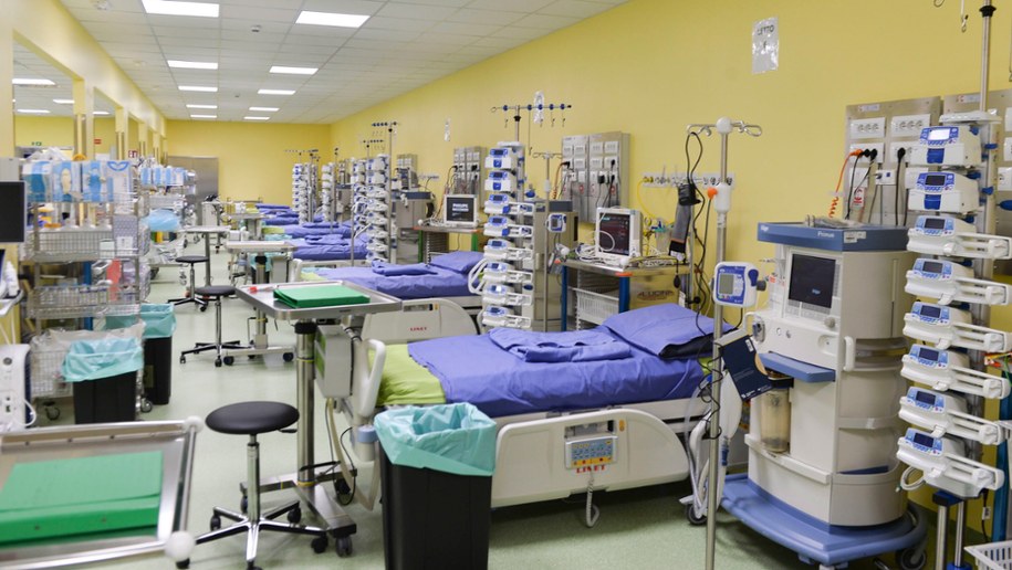 Włoski pacjent nr 1 wyszedł ze szpitala. „Zostańcie w domu”