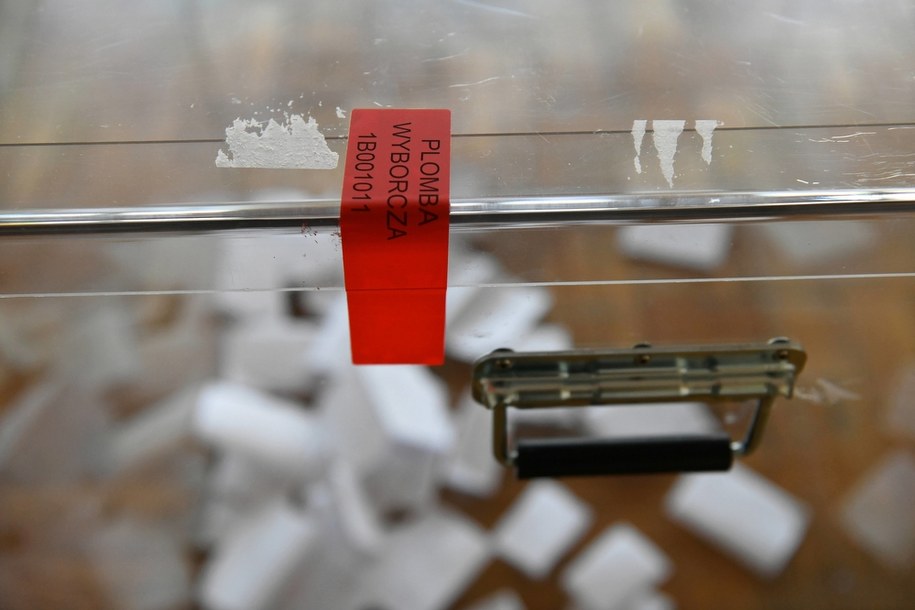 7 kandydatów na prezydenta bez 100 tysięcy podpisów. Część zasłania się epidemią i nie zamierza składać broni