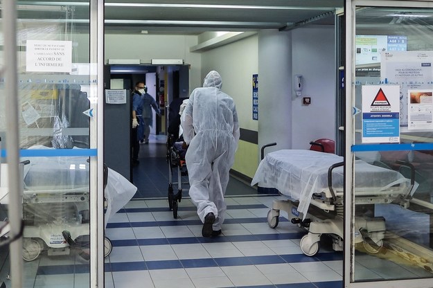 Cztery kolejne osoby zmarły z powodu koronawirusa w Polsce. Wśród ofiar 32-latka