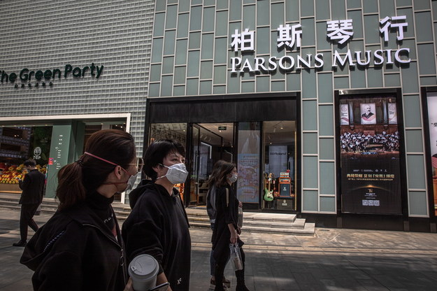 Chiny: Pandemia uderzyła w gospodarkę, zamknięto prawie pół miliona firm