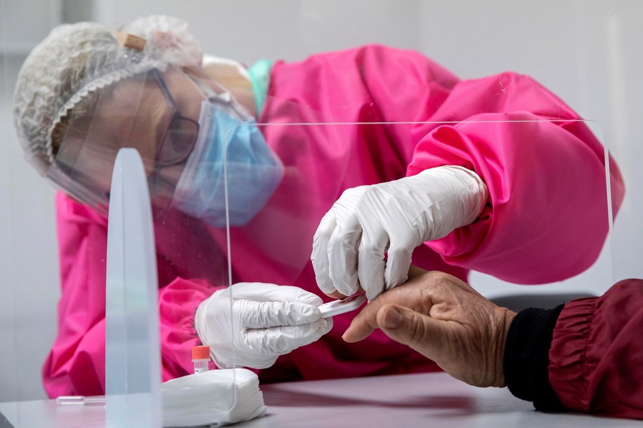 Blisko 7000 zakażonych w Polsce. Z powodu Covid-19 zmarło 245 Polaków [RELACJA 13 marca]