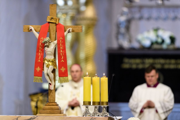 Niedziela Miłosierdzia Bożego. Transmisja mszy [NA ŻYWO]