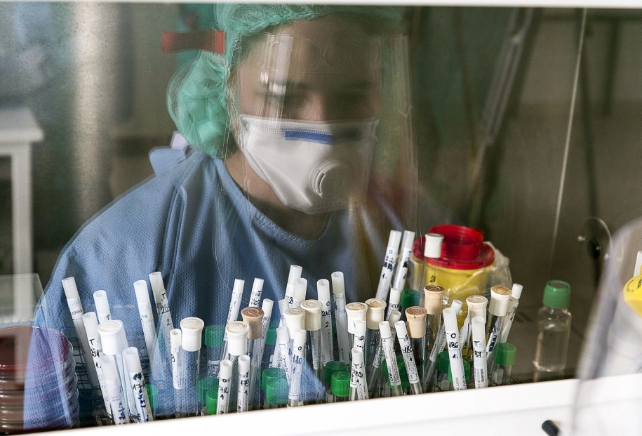 Nową bronią przeciwko koronawirusowi lek stosowany dotąd w psychiatrii?