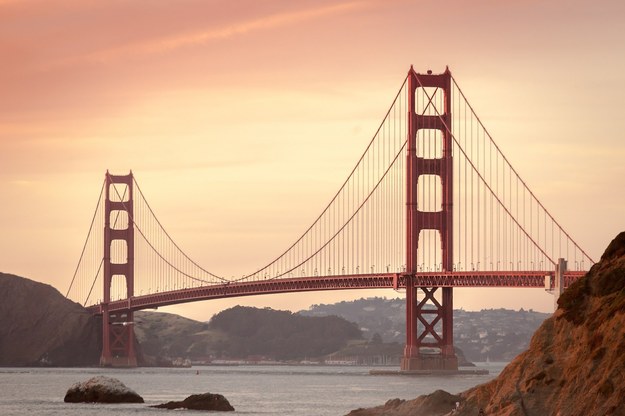 Most Golden Gate w San Francisco... gwiżdże. Sami posłuchajcie!