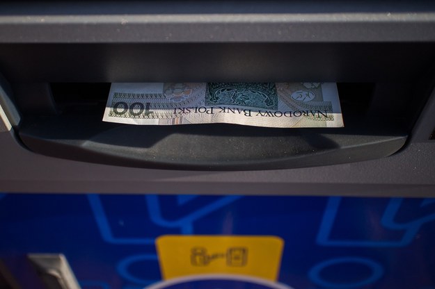 Euronet obniża limit jednorazowej wypłaty gotówki z bankomatu