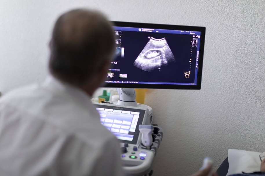 Nie wiedział, gdzie leży wątroba, nie potrafił zrobić USG. Fałszywy radiolog skazany