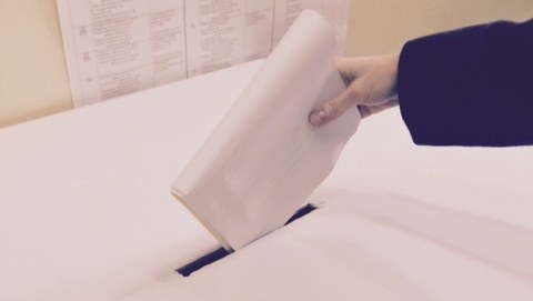 330 tysięcy Polaków za granicą chce głosować w wyborach. Rekordowo duża grupa