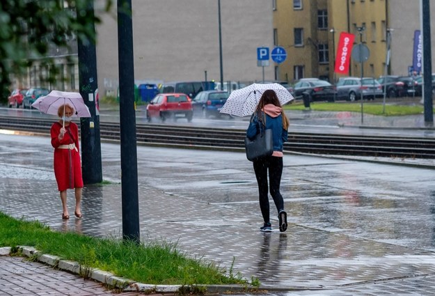 Burze, silny deszcz, możliwy grad. IMGW wydało ostrzeżenie