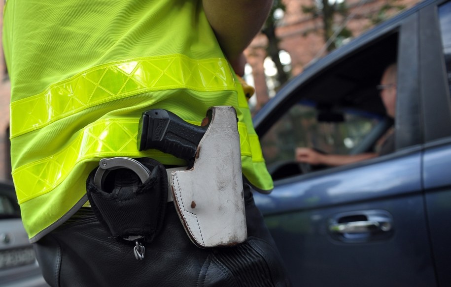 Policjant na służbie pod wpływem alkoholu. Podczas pościgu w Wadowicach użył broni