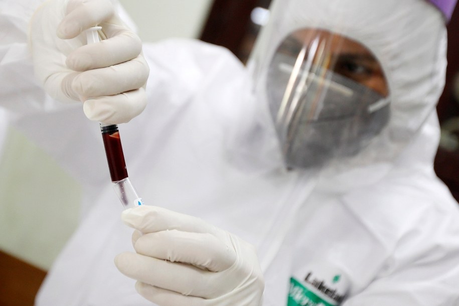 Czy grozi nam powrót do obostrzeń? Ministerstwo Zdrowia: "Wszystko jest możliwe"