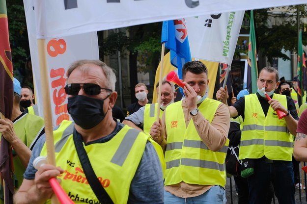 Od blokowania ulic po strajk: Związkowcy ogłaszają w Śląskiem pogotowie strajkowe