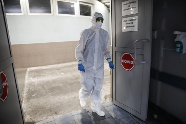 "Nierealne". Dyrektorzy szpitali o nowej strategii walki z pandemią