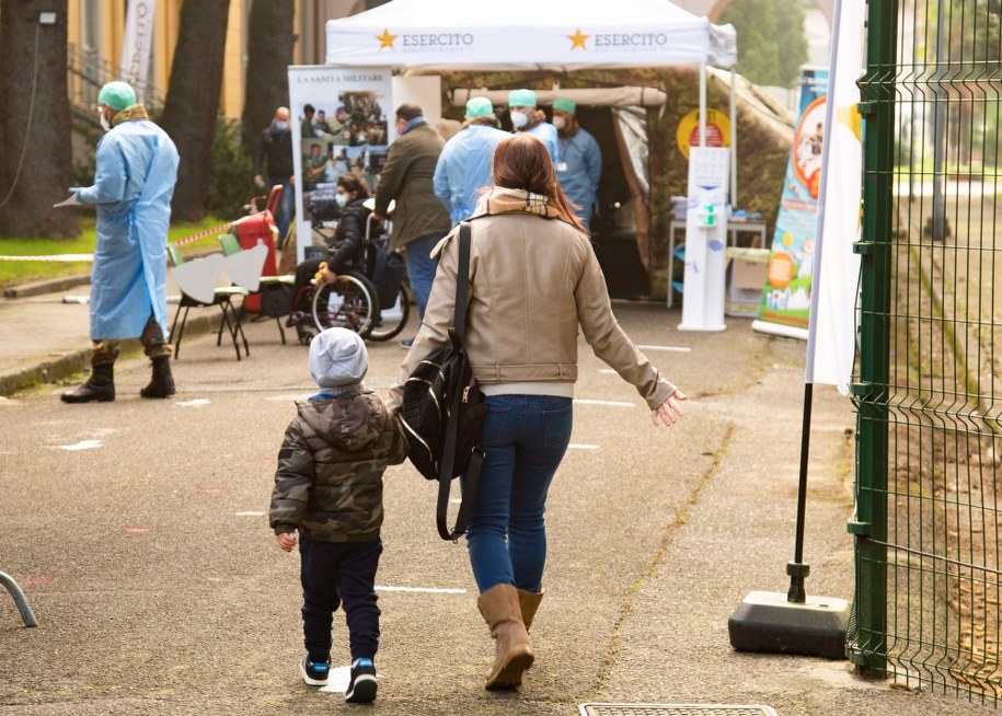 Koronawirus. Masowe testy we Włoszech. Region chce przebadać 350 tys. osób