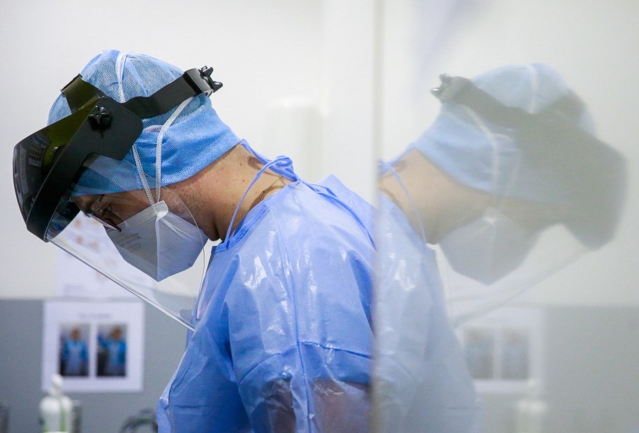 Lubelszczyzna: Zmarła zakażona koronawirusem 9-letnia dziewczynka