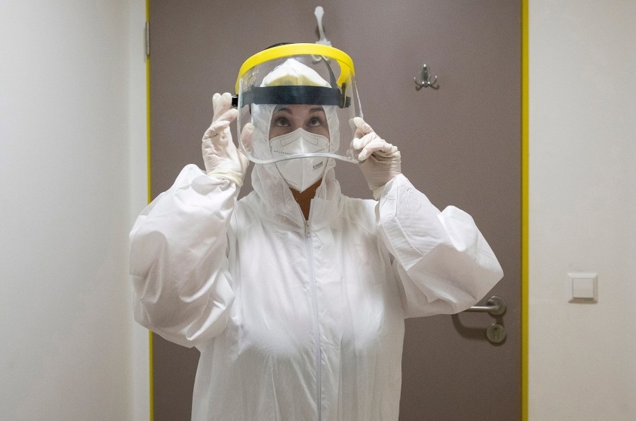 Koronawirus w Polsce. Spada liczba wykonywanych testów. Ministerstwo tłumaczy dlaczego