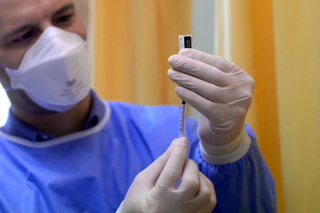 Rosyjska szczepionka przeciw Covid-19. Zezwolono na szczepienia seniorów