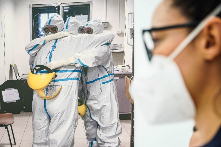 11 tys. zakażeń koronawirusem i 400 zgonów. Nowe dane Ministerstwa Zdrowia