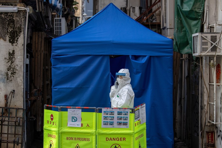Koronawirus we Francji. "Jeżeli nie wprowadzimy ograniczeń znajdziemy się w bardzo trudnej sytuacji"