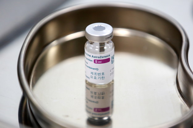 Czy szczepionka AstryZeneki jest bezpieczna? Europa czeka na orzeczenie EMA