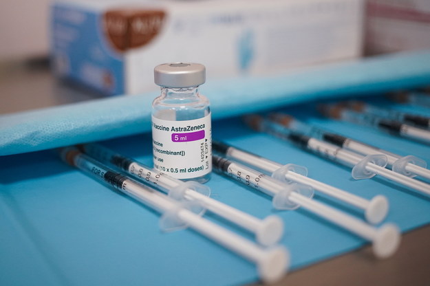 Badanie kliniczne potwierdza skuteczność szczepionki AstryZeneki