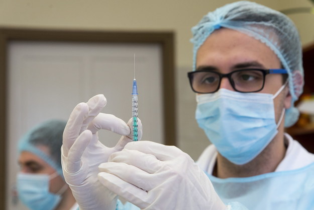 Ruszyły zapisy dla 53-latków na szczepienia przeciw Covid-19