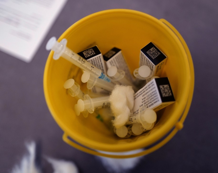 USA chcą wysłać 60 mln szczepionek AstryZeneki do innych krajów