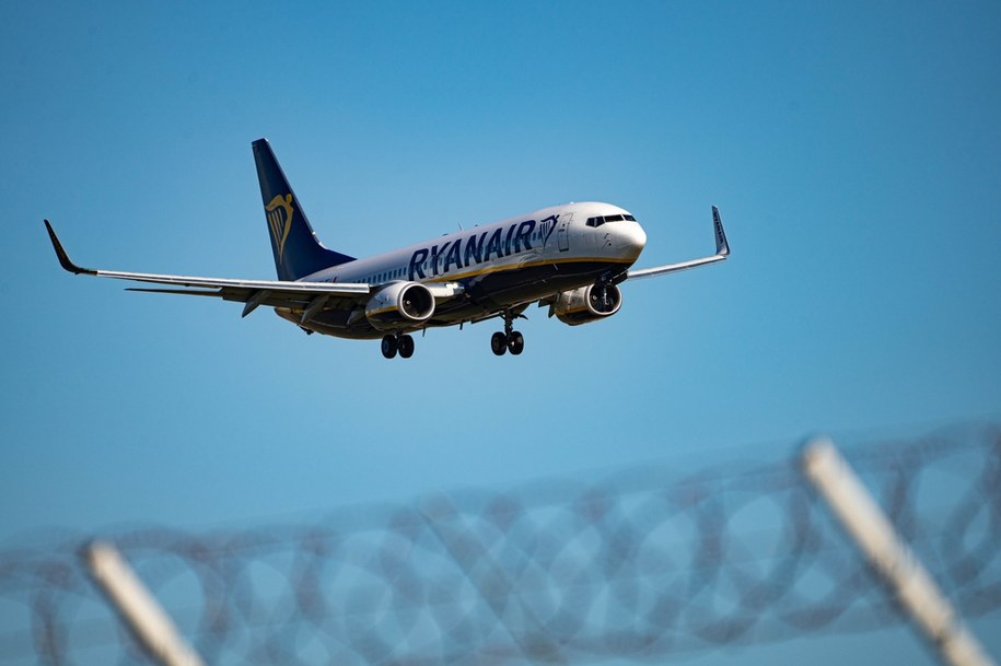 "Kontrolerzy z Mińska grozili zestrzeleniem samolotu". Ryanair wylądował w Wilnie