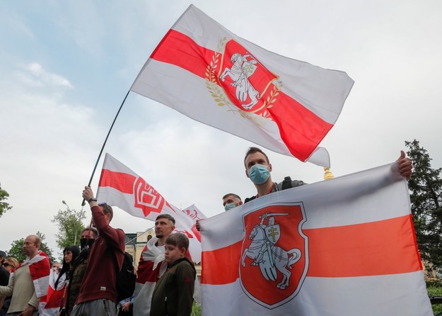 Białoruś wydala łotewskich dyplomatów. Przyczyną flaga