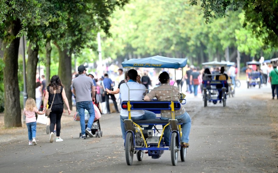 Ekspert ostrzega: Koronawirus nie zniknął, krąży