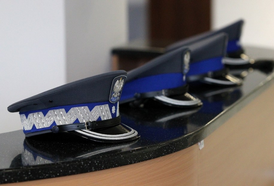 Skazana za przemyt narkotyków przyjęta do policji. Śledztwo umorzono