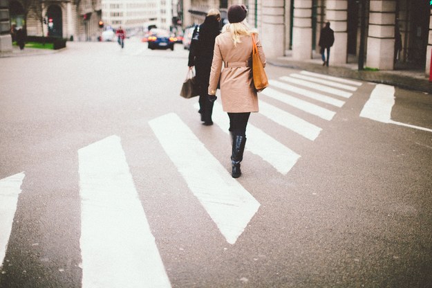 Mniej pieszych ginie na pasach. Eksperci: Przepisy działają