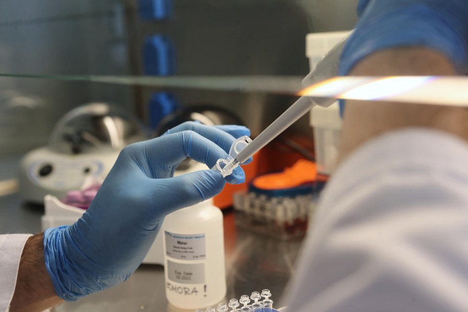 Liczba wszystkich ozdrowieńców maleje. Resort tłumaczy