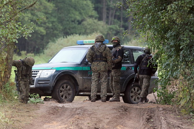 Migranci koło Usnarza Górnego. Straż Graniczna: Z Białorusinami rozmawiają po rosyjsku