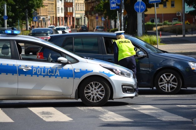 Pijana kierująca chciała dać policjantom 10 tys. zł łapówki