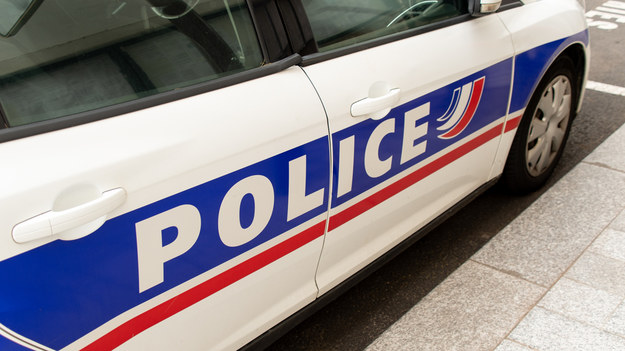 Policjant ciężko ranny po ataku nożownika w Cannes. "Rozważamy wątek terrorystyczny"