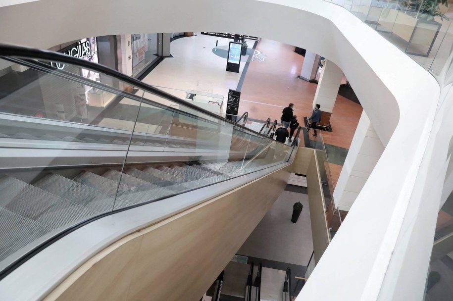 Co z dodatkowymi obostrzeniami? Jest komentarz wiceministra zdrowia