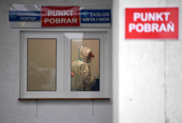 Pożar punktu pobrań do testów na Covid-19. Policja prosi o pomoc