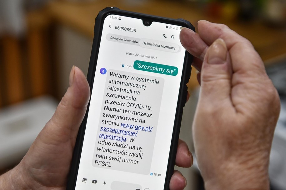 SMS od Ministerstwa Zdrowia do zaszczepionych. Co oznacza?
