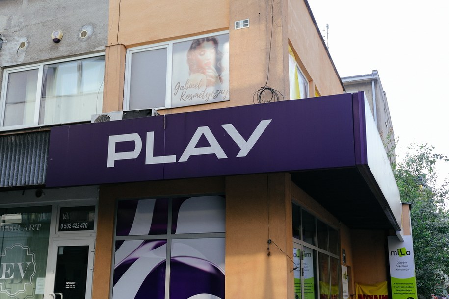 Awaria sieci Play. Nie działały połączenia telefoniczne i internet