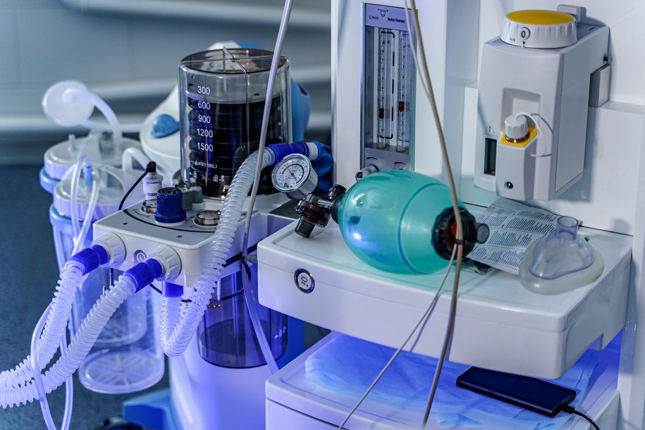 Coraz więcej respiratorów zajętych w śląskich szpitalach