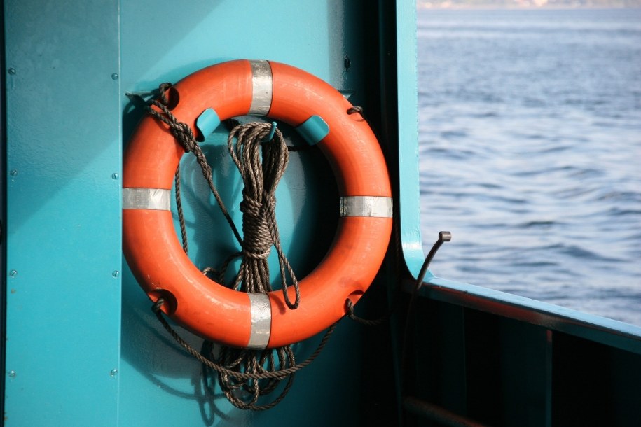 Szwecja: W pobliżu Goeteborga płonie statek. Na pokładzie 17 marynarzy